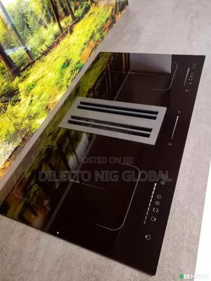 4-Zone Induction Hob With Extractor
