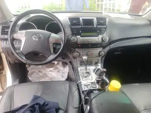 Toyota Highlander 2009 Gold