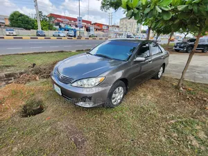 Toyota Camry LE 4dr Sedan (2.4L 4cyl 4A) 2004 Brown
