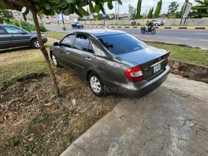 Toyota Camry LE 4dr Sedan (2.4L 4cyl 4A) 2004 Brown