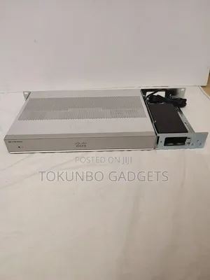 Cisco C1111-8p Router Isr 1100 + Psu Included