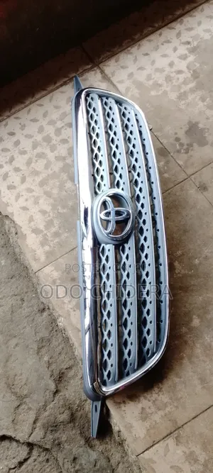 Front Grill Corolla 2005 Model