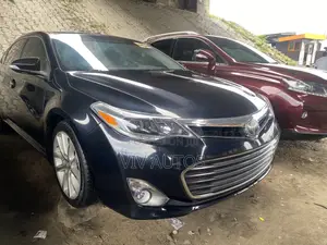 Toyota Avalon Limited Sedan FWD (3.5L 6cyl 6A) 2013 Black