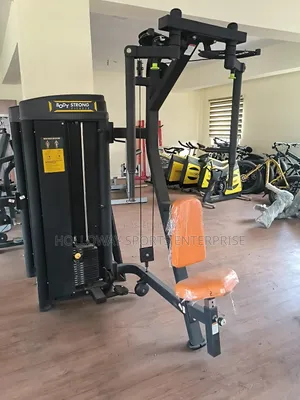 Comm. Pec Deck Machine