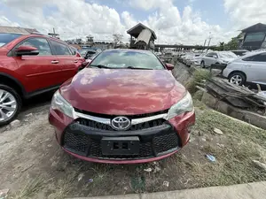 Toyota Camry SE 4dr Sedan (2.5L 4cyl 6A) 2015 Red