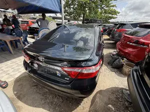 Toyota Camry SE 4dr Sedan (2.5L 4cyl 6A) 2015 Blue