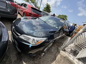 Toyota Camry SE 4dr Sedan (2.5L 4cyl 6A) 2015 Blue