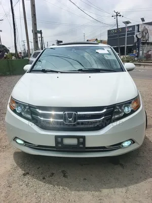 Honda Odyssey Touring 4dr Minivan (3.5L 6cyl 6A) 2014 White