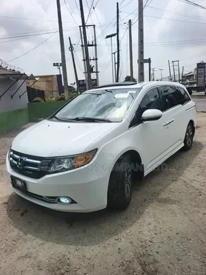 Honda Odyssey Touring 4dr Minivan (3.5L 6cyl 6A) 2014 White