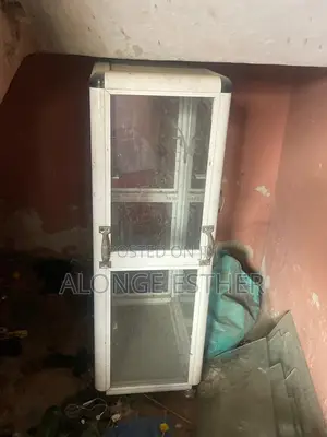 Display Show Glass