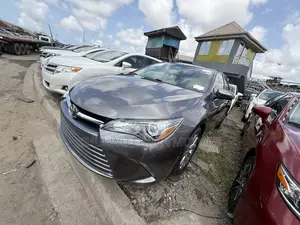Toyota Camry XLE 4dr Sedan (3.5L 6cyl 6A) 2015 Gray