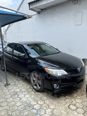 Toyota Camry SE V6 4dr Sedan (3.5L 6cyl 6A) 2013 Black
