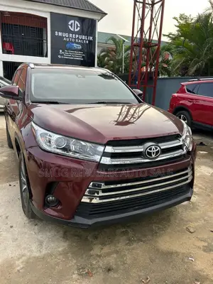 Toyota Highlander XLE 4x2 V6 (3.5L 6cyl 8A) 2017 Red