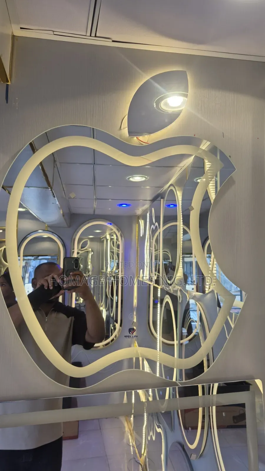 Mirror Wit Light