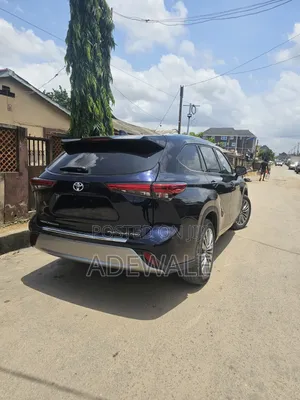 Toyota Highlander 2020 Blue
