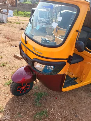 TVS Apache 180 RTR 2022 Yellow
