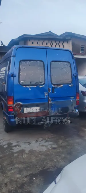 Ford Transit 2012 Blue