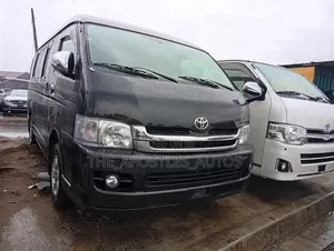 Toyota HiAce 2014 Black