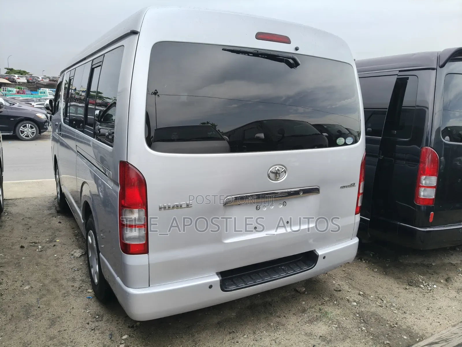 Toyota HiAce 2013 Silver