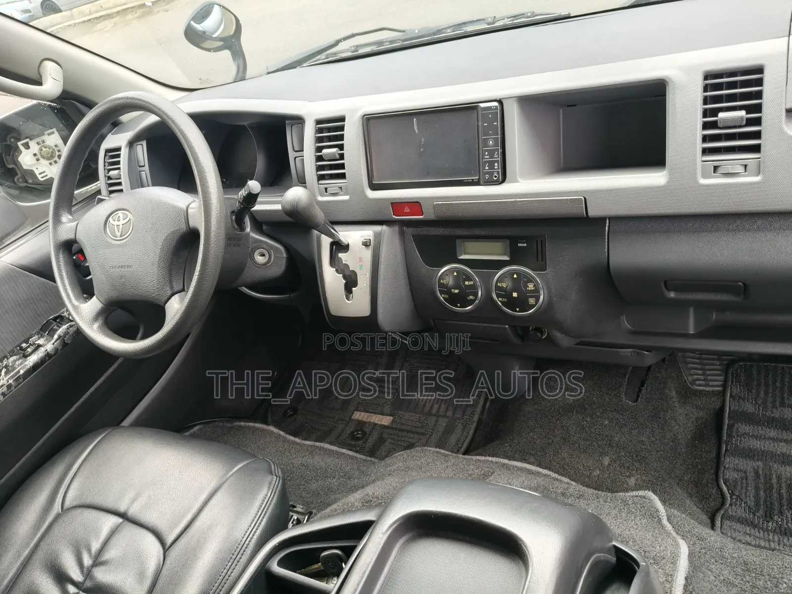Toyota HiAce 2013 Silver