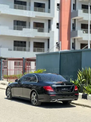 Mercedes-Benz E300 2017 Blue