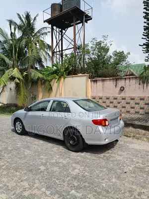 Toyota Corolla 2010 Silver