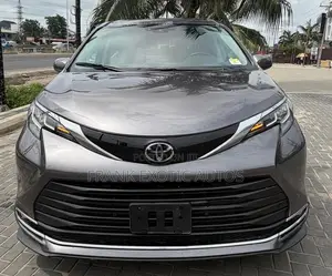 Toyota Sienna XLE AWD 7-Passenger 2023 Gray