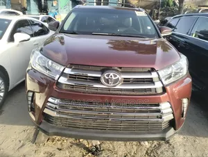 Toyota Highlander XLE 4dr SUV AWD (3.5L 6cyl 6A) 2015 Burgundy