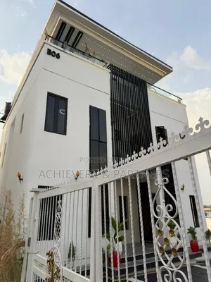 5bdrm Duplex in Guzape District for sale