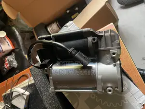Mercedes Benz Air Suspension Compressor Pump/Airmatic Pump W205
