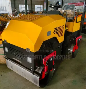 Yellow and Black Double Smooth Drum Vibratory Road Roller [3-Tons]