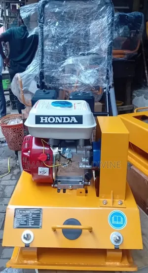 Honda Engine C-90 Vibratory Plate Compactor
