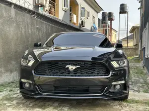 Ford Mustang EcoBoost Premium Fastback 2017 Black