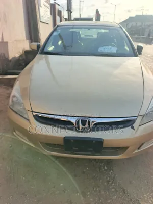 Honda Accord 2005 Gold