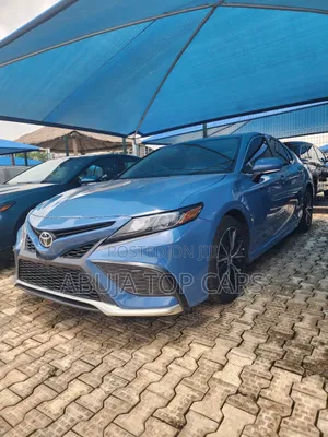 Toyota Camry SE 2025 Blue