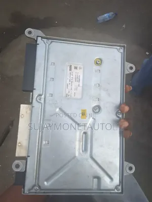 Mercedes-Benz Amplifier 221 S Class