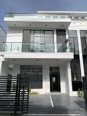 4bdrm Duplex in Ikota for sale