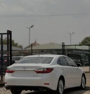 Lexus ES 2016 White