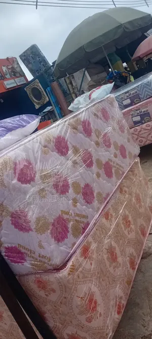 High Quality 41⁄2 by 6ft by 20inches Semi Orthopaedic Mattress