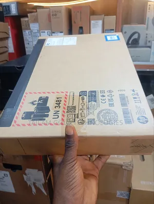 New Laptop HP EliteBook 1040 16GB Intel Core Ultra 9 SSD 512GB