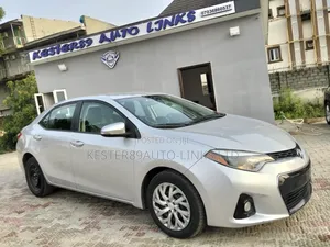 Toyota Corolla LE Premium 4dr Sedan (1.8L 4cyl CVT) 2016 Silver