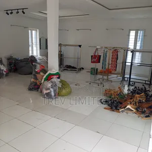 90sqm Commercial Space With Personal Toilet Facing the Agungi Road