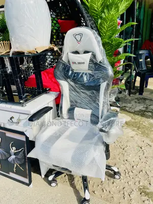 Gaming Chair/ White and Black Chair