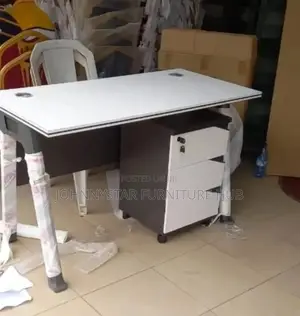 Metal Leg Office Table