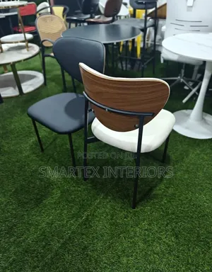 Best Quality Wooden Back Leather Dining Chair