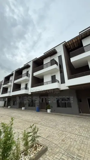 4bdrm Townhouse/Terrace in Mabushi for sale