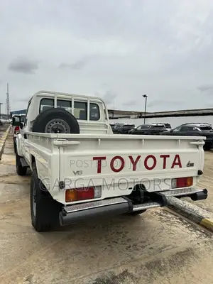 New Toyota Hilux 2025 White