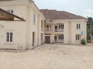 3bdrm Block of Flats in 4Th Avenue Gwarinpa, Bunkoro for sale