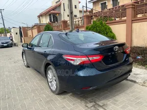 Toyota Camry 2019 Blue