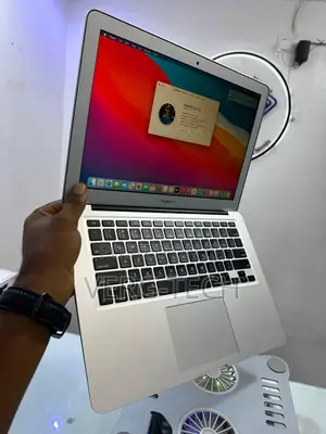 Laptop Apple MacBook Air 2017 8GB Intel Core i5 SSD 256GB